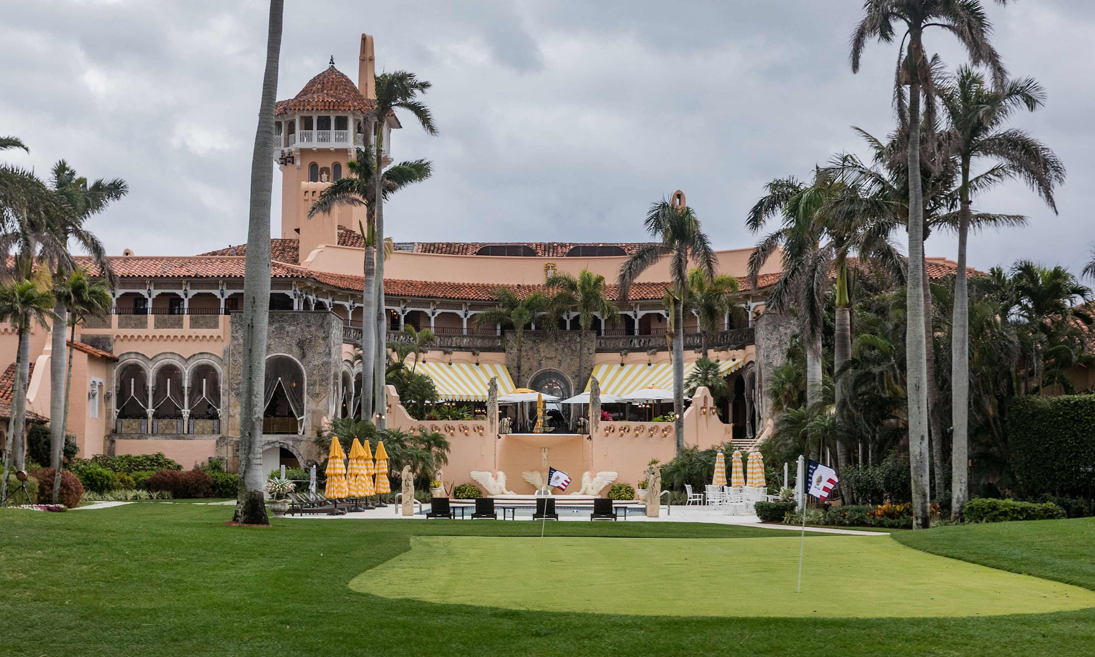 Trump to ask judge to toss out lawyer notes in Mar-a-Lago documents case (theguardian.com)