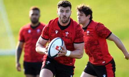 Johnny Williams trains during the Six Nations this year