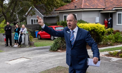 A house auction in Glen Iris, Melbourne