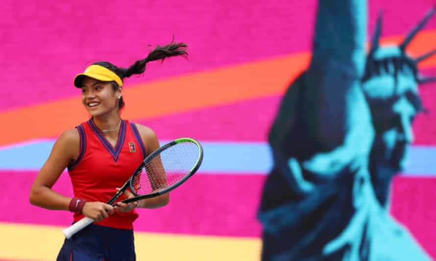 Emma Raducanu won in straight sets.