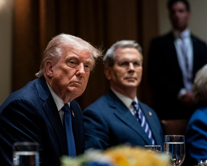 Trump has made our K-shaped economy even worse | Steven Greenhouse
