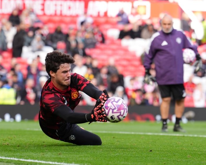 Arsenal v West Ham, Manchester United v Sunderland, and more: football – live