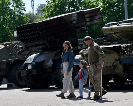 Ukraine war briefing: Moscow and Kyiv trade accusations of violating ceasefire
