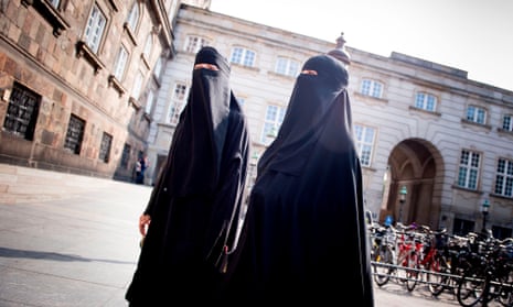 Women wearing niqabs outside the parliament in Copenhagen