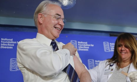Tom Price gets a flu shot, while in office as secretary of state.
