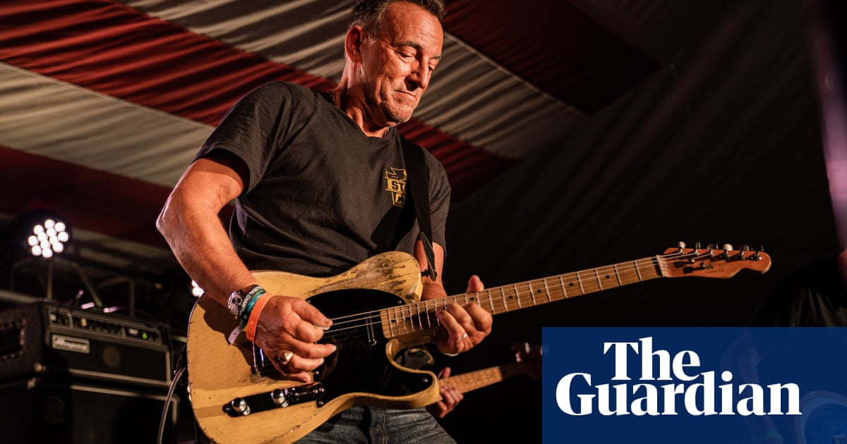 coach trips to see bruce springsteen
