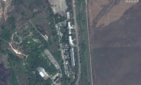Satellite view of apartment buildings and fields before the fighting east of Bakhmut.