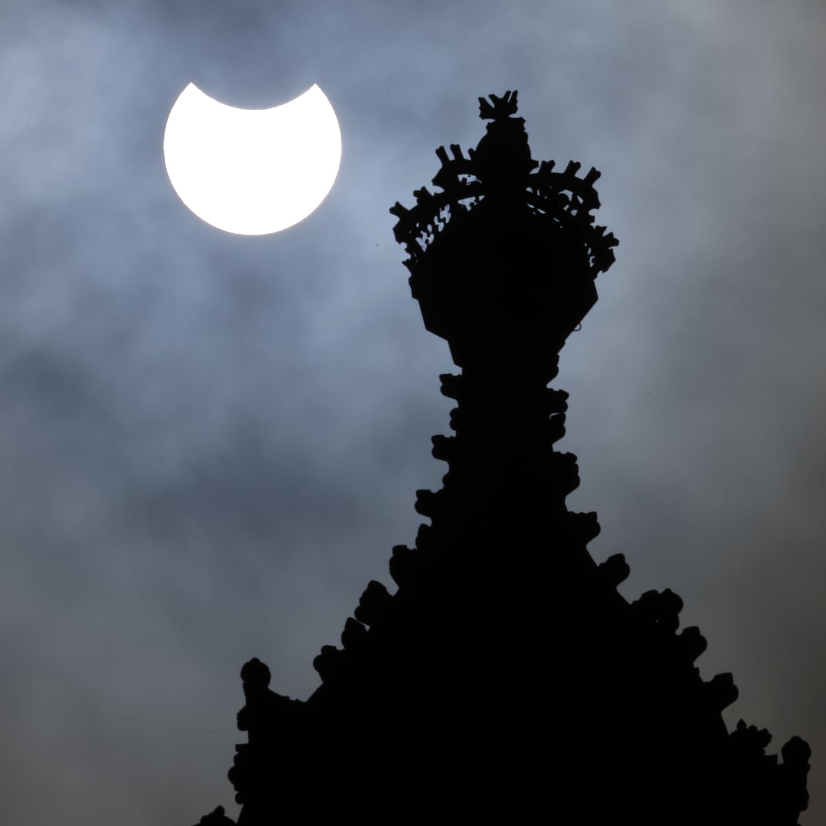 Solar eclipse 2021: UK skygazers enjoy view of crescent sun | Solar eclipses | The Guardian Solar eclipse 2021: UK skygazers enjoy view of crescent sun | Solar eclipses | The Guardian