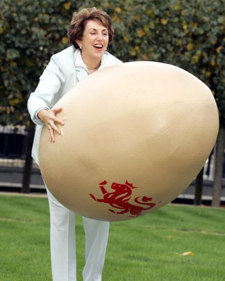 Edwina Currie launching British Egg Week in 2004