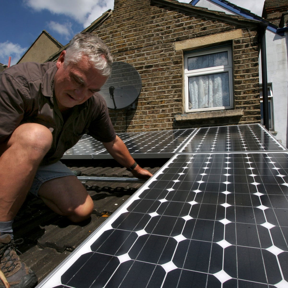 Uk Home Solar Power Faces Cloudy Outlook As Subsidies Are Axed Environment The Guardian