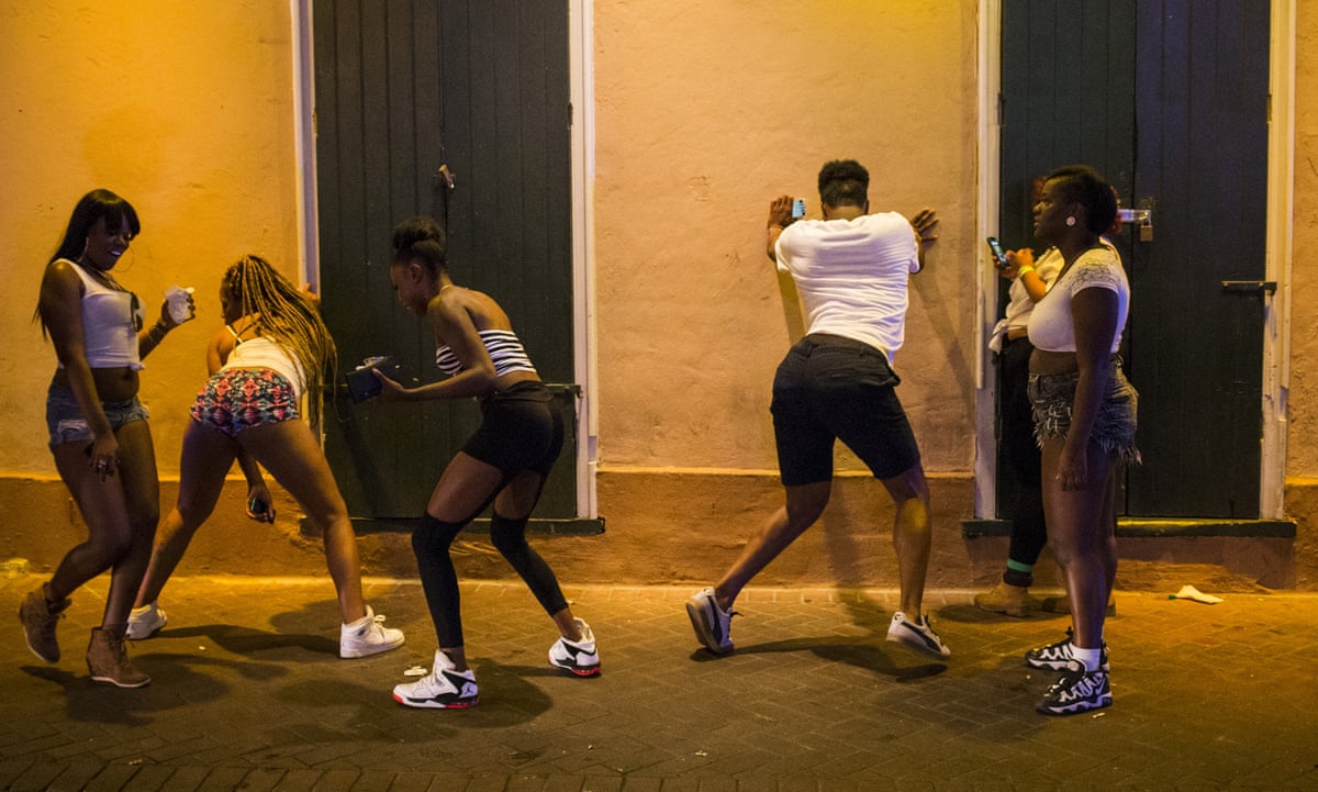 Dagger Ig White People Daggering