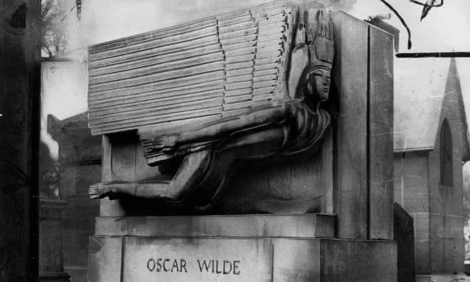 The tomb of the Irish author and playwright Oscar Wilde designed by Sir Jacob Epstein, in Père Lachaise cemetery, Paris, September 1961.