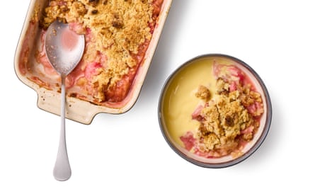 A crumble successful a baking dish