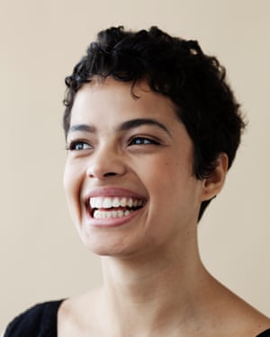 Methods to get radiant, healthy-looking pores and skin? Six solutions from magnificence consultants | Skincare will get gutsy 3 Smiling young woman