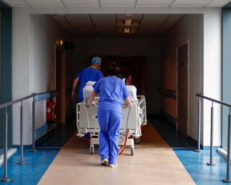 Sağlık çalışanları NHS