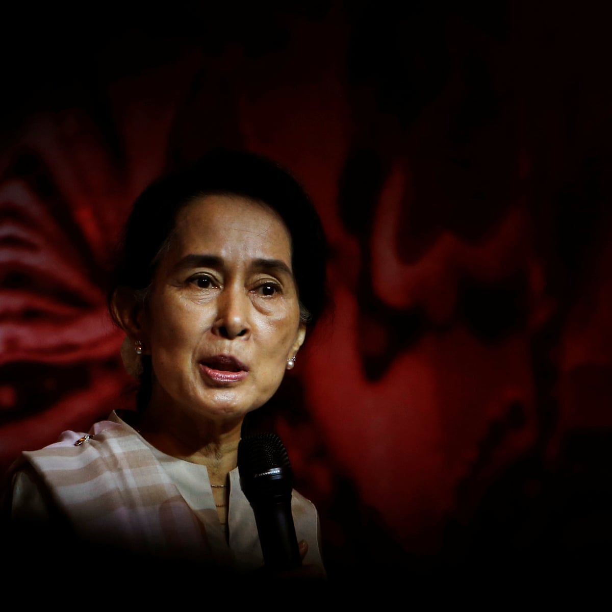 Take Away Aung San Suu Kyi S Nobel Peace Prize She No Longer Deserves It George Monbiot Opinion The Guardian