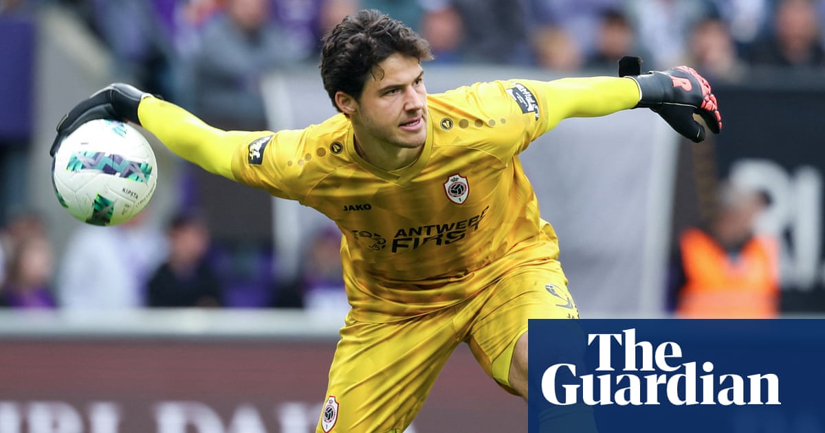 Manchester United, Manchester City Compete for Antwerp Goalkeeper Senne Lammens