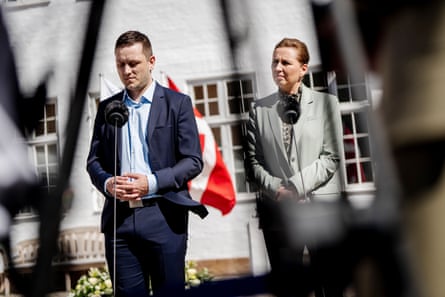 Jens-Frederik Nielsen and Mette Frederiksen giving an outdoor property conference