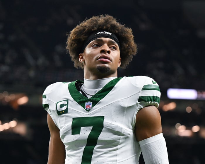Chiefs reportedly trade for Jets quarterback Fields with Mahomes’s return date uncertain