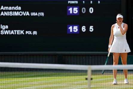 Amanda Anisimova successful beforehand of nan scoreboard astatine 0-6 0-5.