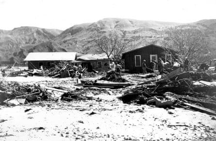 The St Francis Dam flood in Santa Paula, California, in 1928.
