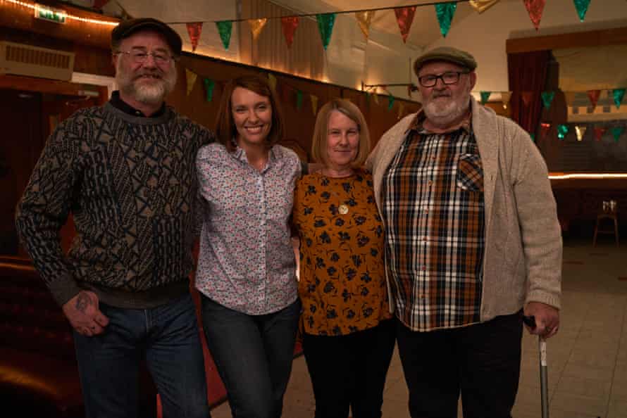 Owen Teale and Toni Collette with the real Jan and Brian Vokes.