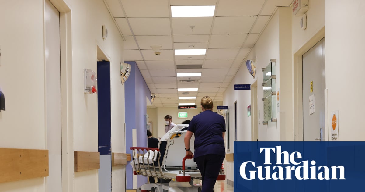 Doctor previously banned from complex surgery in NSW given senior clinical safety role with Queensland Health