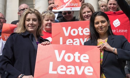 Penny Mordaunt et Priti Patel font campagne pour Vote Leave en 2016.
