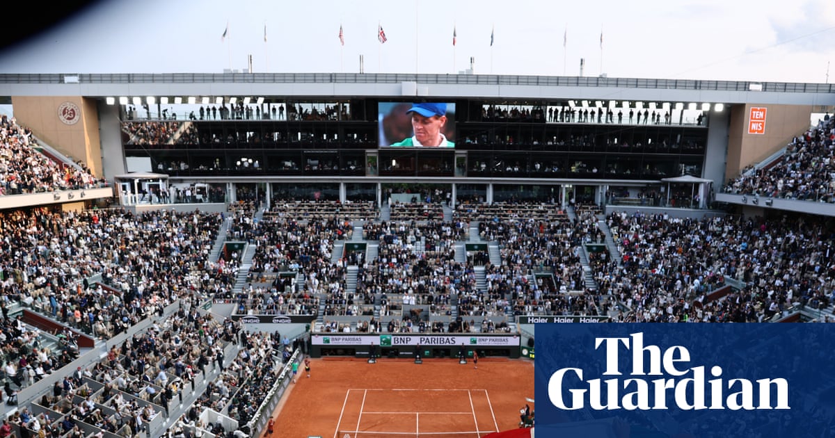 Tim Henman steps in to grand slam pay row to deter player protests at Wimbledon