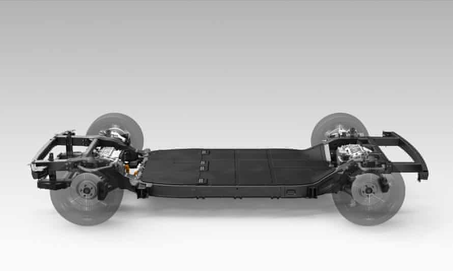 Ein digitales Rendering, das ein „Skateboard“ eines Elektrofahrzeugs zeigt, das Batterien und Motoren in einer fast flachen Konfiguration enthält.