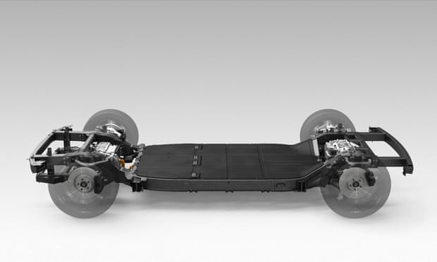 A digital render showing an electric vehicle “skateboard” containing batteries and motors in an almost flat configuration.