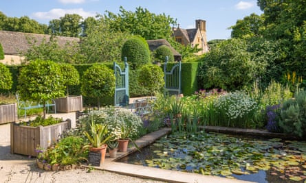 The lily pool at Hidcote.