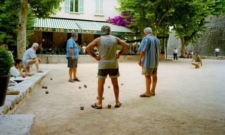 Petanque players in Côte d’Azur village