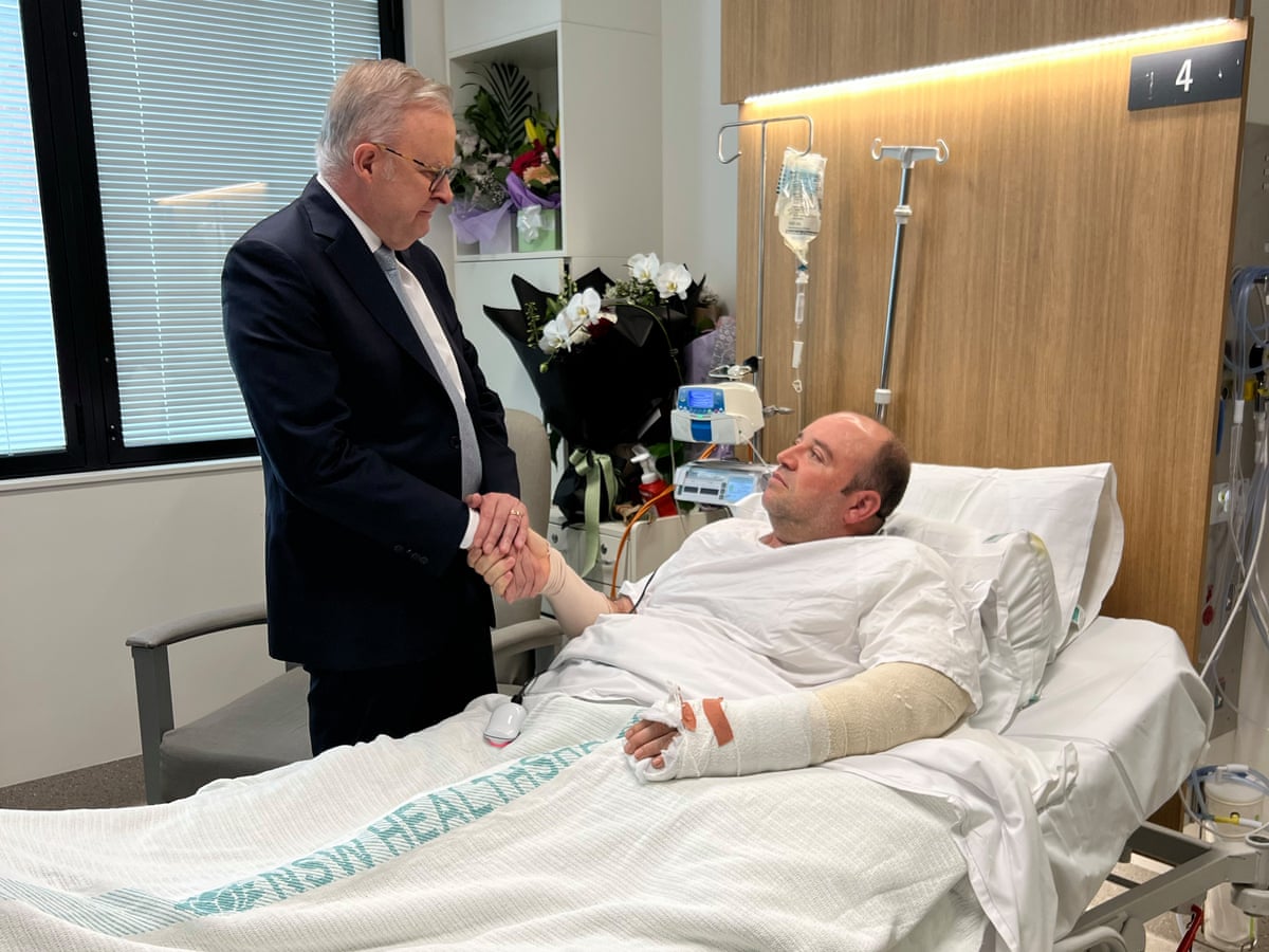 Australian prime minister praises Bondi hero Ahmed al-Ahmed as ...