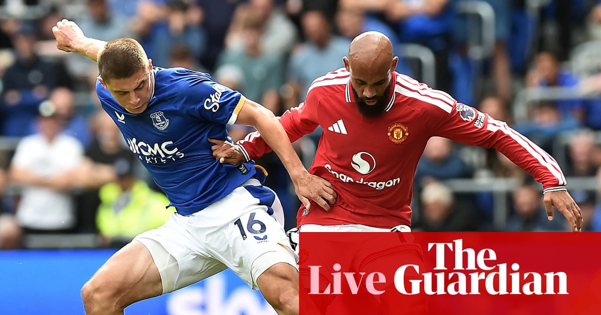 Everton v Manchester United: Premier League – live