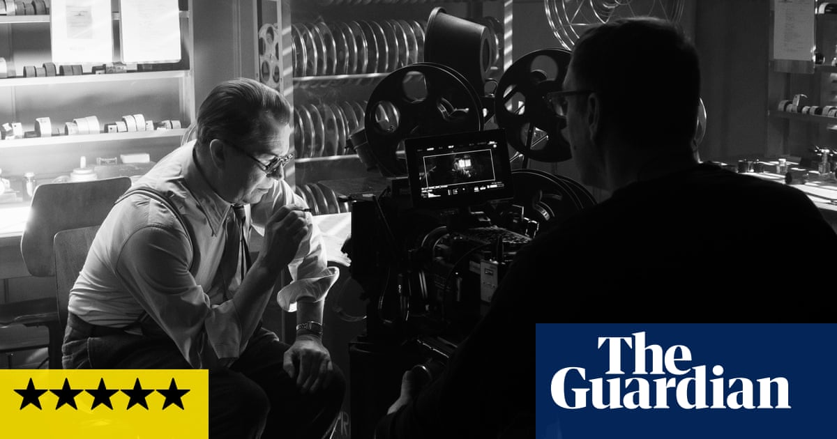 Mank review – David Fincher swooningly revisits myth of Citizen Kane