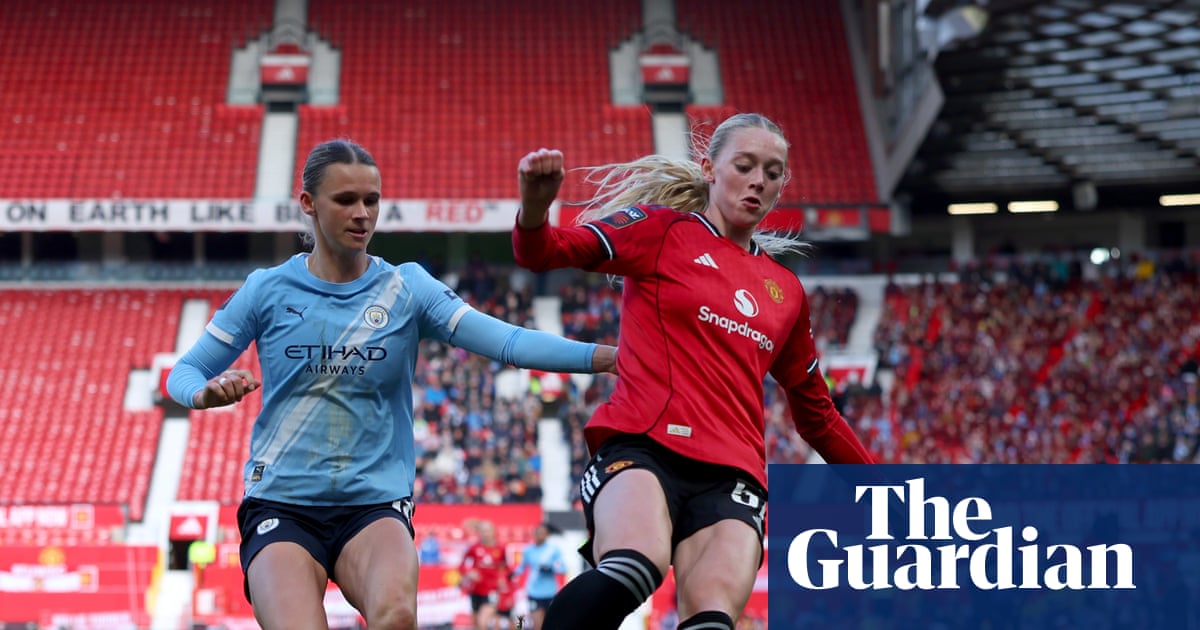 Record-breaker Layla Drury signs first professional deal with Manchester United