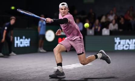 Jack Draper served well against the American Taylor Fritz and bounced back from losing the second set.