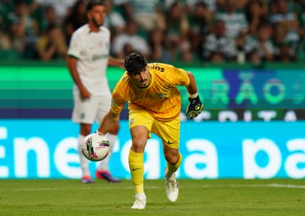 Vladan Kovacevic in action during sa pre-season friendly against Athletic Club at Estádio José Alvalade.