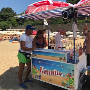 Ice-cream kiosk on the beach at Santa Maria di Castellabate, Italy