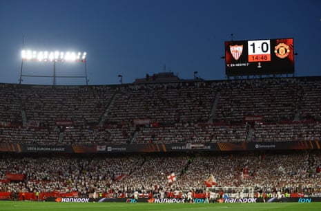 Darkness descends on Ramon Sanchez Pizjuan as Sevilla lead.