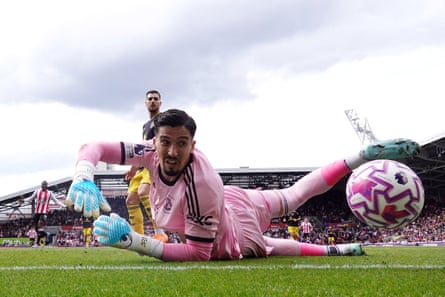 Altay Bayindir, the Manchester United goalkeeper, fails to keep out a shot from Igor Thiago