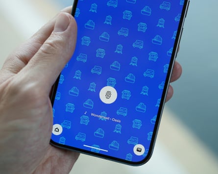 A fingerprint icon on the lockscreen of the Pixel 10 Pro XL showing the location of the ultrasonic sensor under the screen.