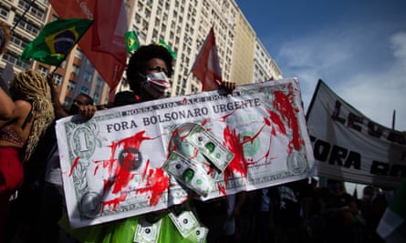 Corruption allegations increase pressure on Bolsonaro