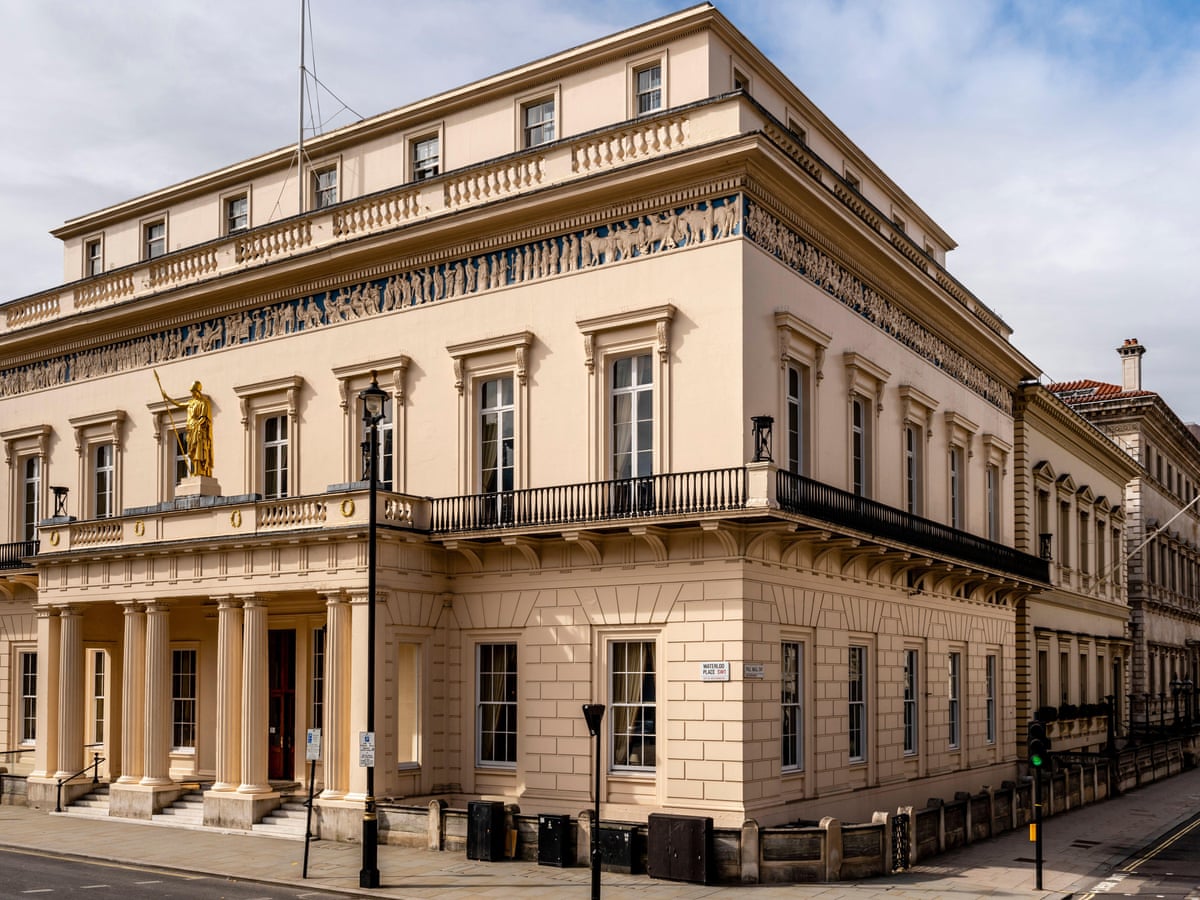 athenaeum club dress code Rath al Fresco