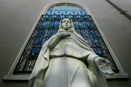 a statue of the Virgin Mary