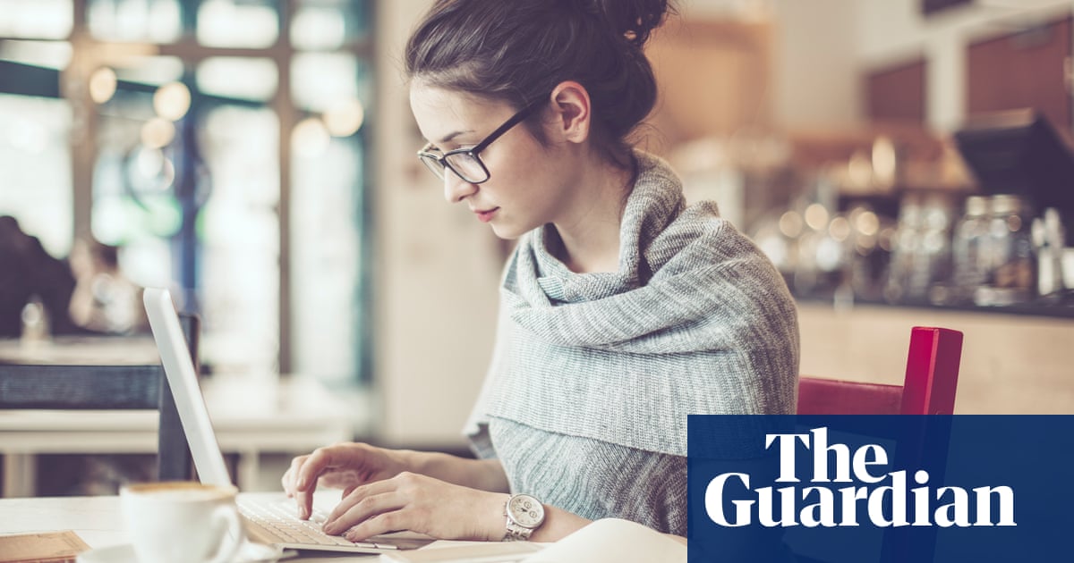 ‘Don’t be a table-hogger’: Debrett’s issues guide for working from a cafe