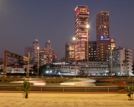 Residenti che esprimono frustrazione per la strada musicale