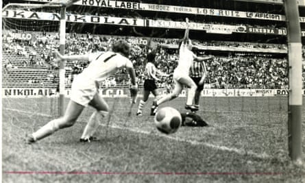 Paula Rayner, a 15-year-old forward, celebrates after scoring England’s equaliser six minutes after Argentina opened the scoring during their group game. The joy was sort lived as Argentina went on to win 4-1.