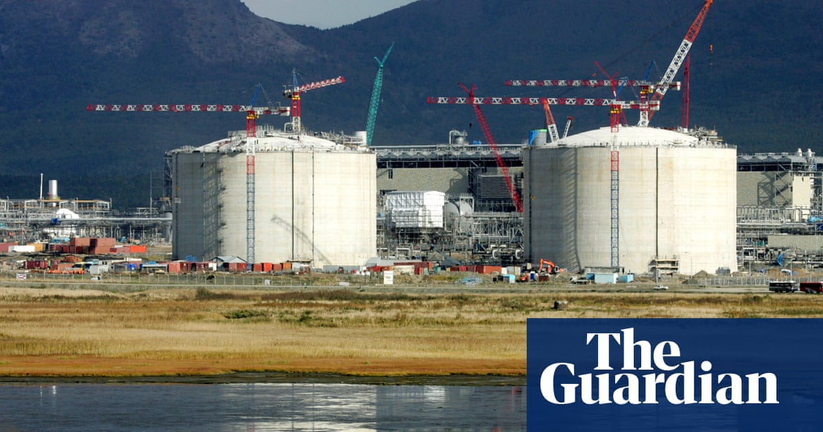 Shell may have to abandon £3bn stake in Russian gas plant